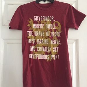Hot Topic Gryffindor Harry Potter T-shirt